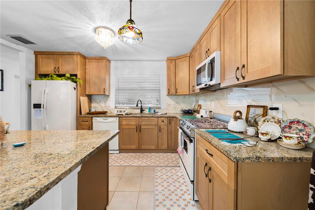 5122 Bay Boulevard Port Richey, FL 34668 - Photo 8 of 56