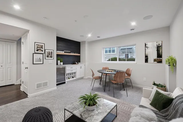 $379,000 | 7685 Anthony Point, Victoria, MN 55386