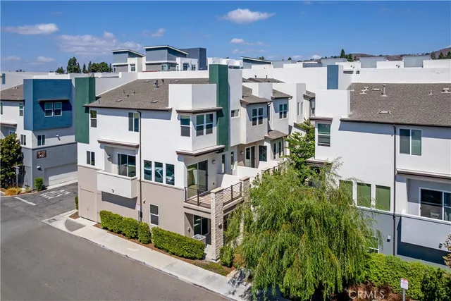 $985,000 | 714 Brooklyn Drive, Brea, CA 92821