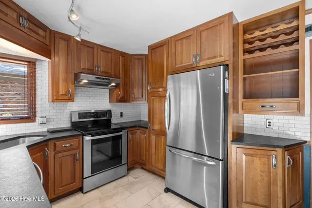 $460,000 | 103 Edgewater Drive, West End, NC 27376