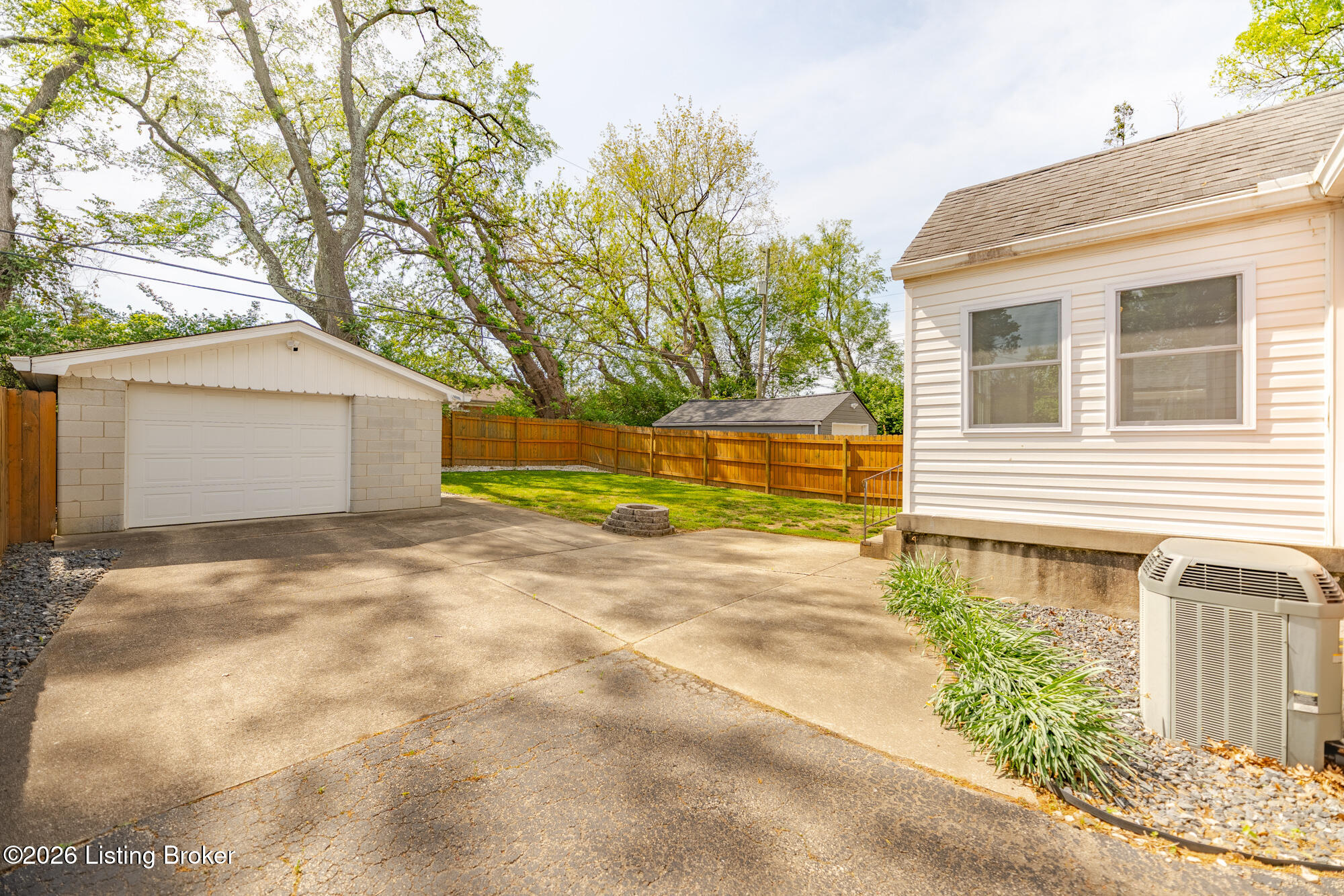 3906 Brownlee Road Louisville, KY 40207 - Photo 25 of 26 BROWNLEE (35 of 45)