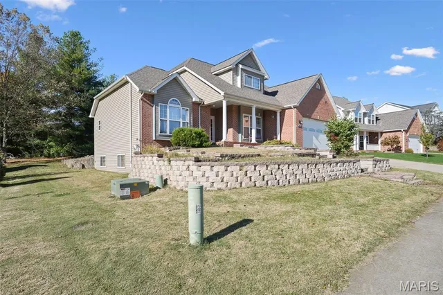 $449,000 | 1611 South Coles Court, Edwardsville, IL 62025