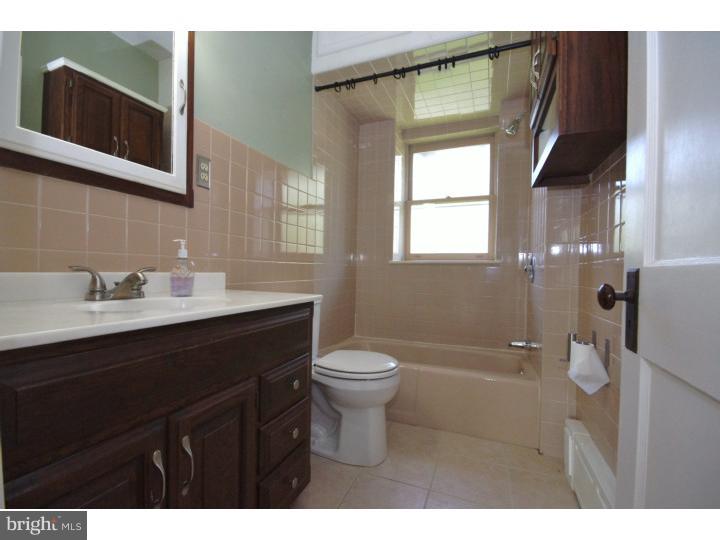 634 Park Road Lansdale, PA 19446 - Photo 16 of 25 Bathroom