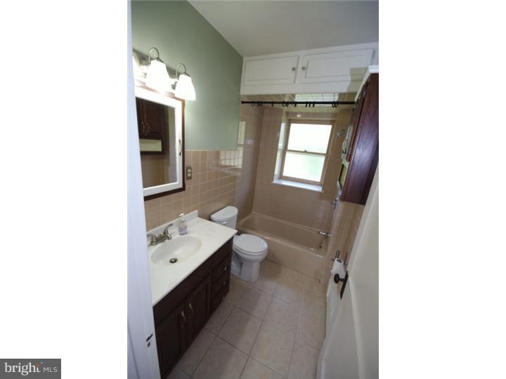634 Park Road Lansdale, PA 19446 - Photo 17 of 25 Bathroom
