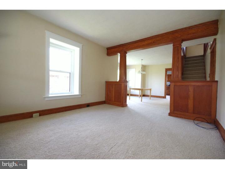 634 Park Road Lansdale, PA 19446 - Photo 7 of 25 Living Room