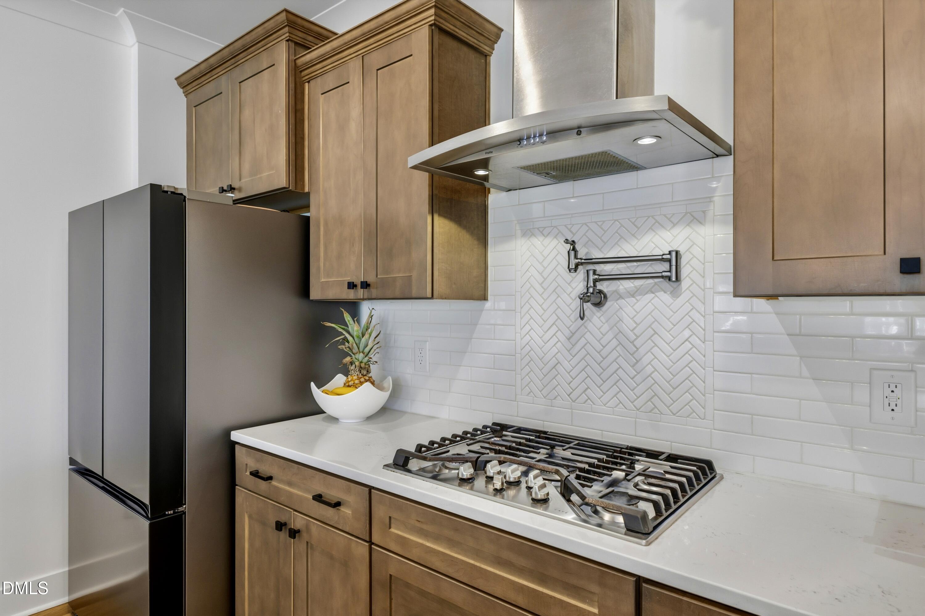 254 Dungannon Loop Clayton, NC 27520 - Photo 20 of 53 Kitchen