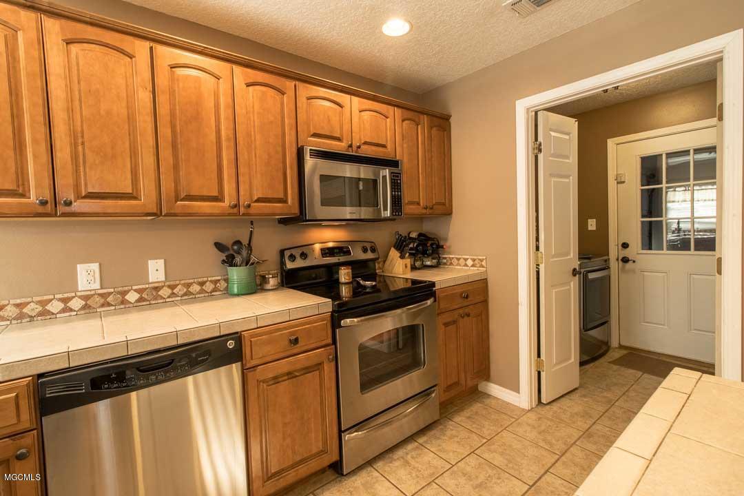 15453 Dobson Road D'Iberville, MS 39540 - Photo 17 of 34 Kitchen 1.5