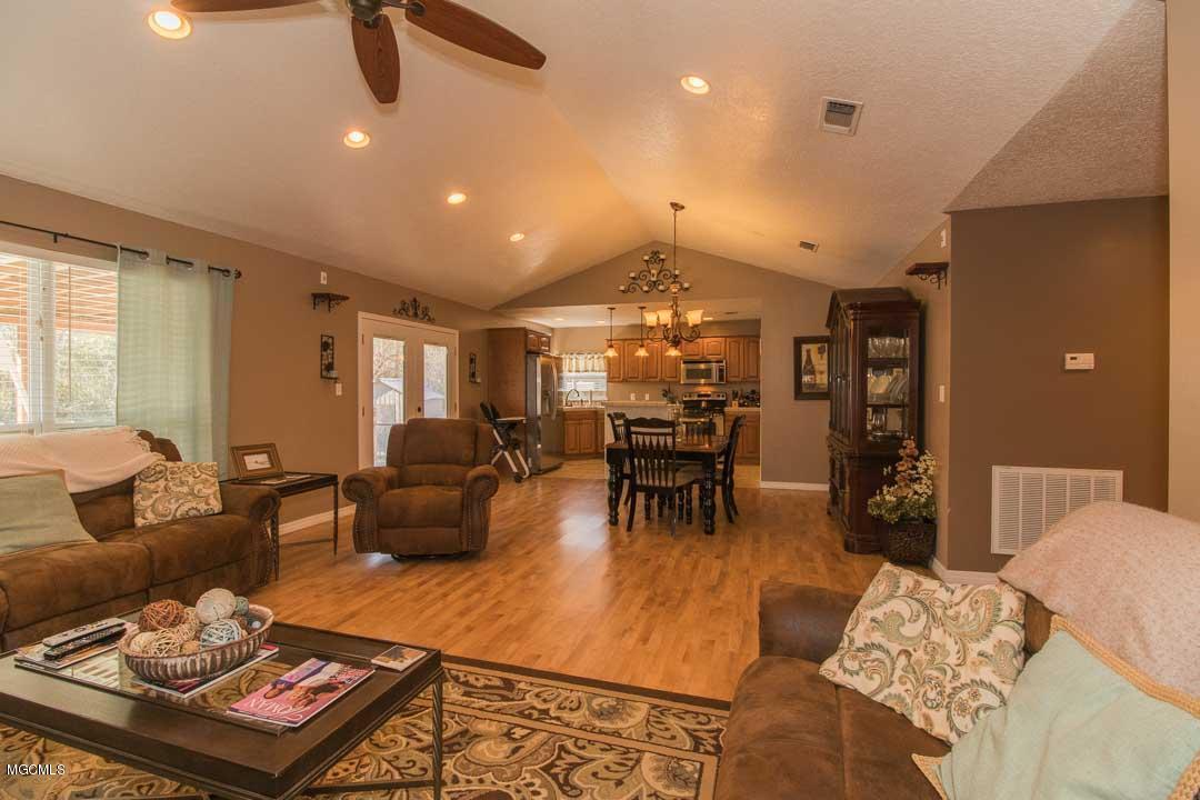 15453 Dobson Road D'Iberville, MS 39540 - Photo 9 of 34 Family room 1.1