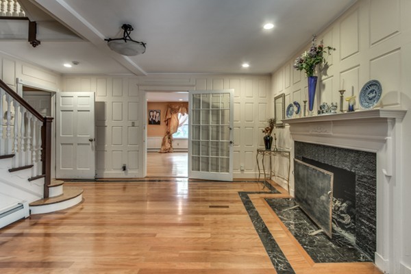 10 Carlton Road Marblehead, MA 01945 - Photo 5 of 30 Gallery Image 5