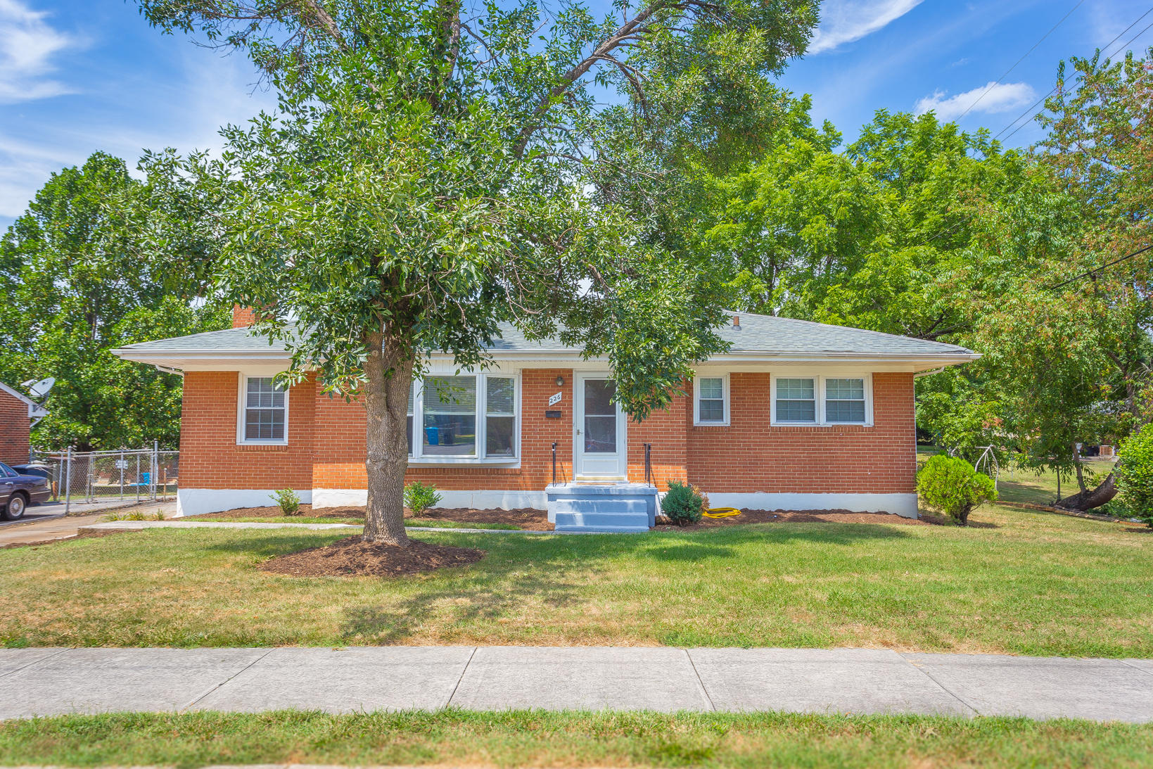 226 Frontier Road Northeast Roanoke, VA 24012 - Photo 1 of 33 front