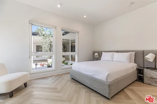 $27,500 | 502 Evelyn Place, Beverly Hills, CA 90210