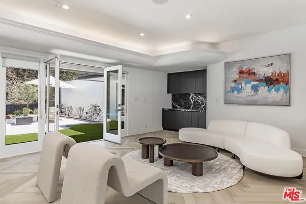 $27,500 | 502 Evelyn Place, Beverly Hills, CA 90210