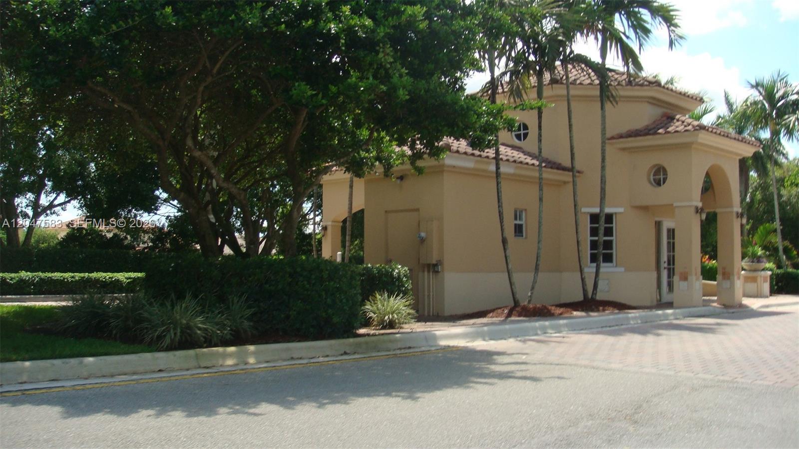 4152 Pine Ridge Lane Weston, FL 33331 - Photo 23 of 42