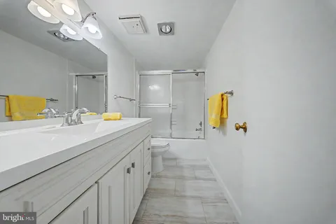 $445,000 | 1800 Old Meadow Road, Unit 920, McLean, VA 22102