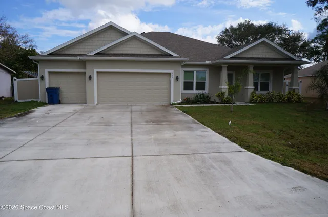 $2,500 | 153 Oakcrest Avenue Northeast, Palm Bay, FL 32907