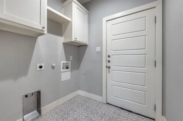 a view of walk in closet