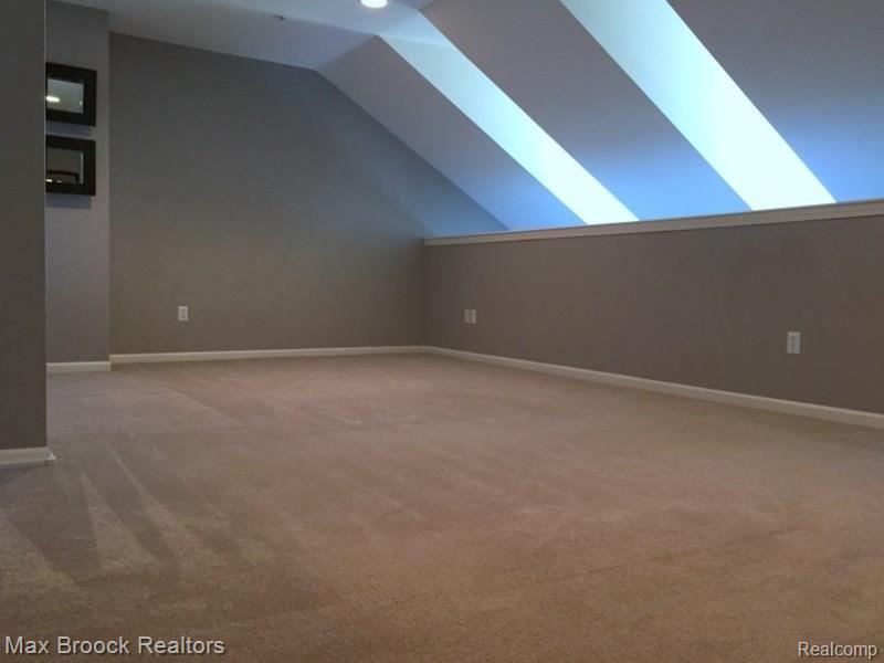 1092 Faulkner, Unit 63 Troy, MI 48083 - Photo 16 of 42