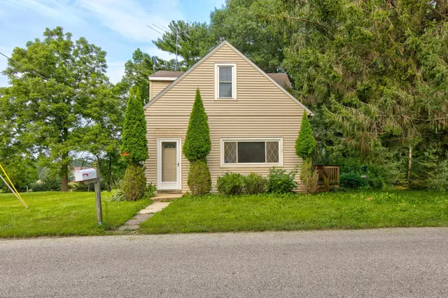 $235,500 | 694 Fox Lane, Waterloo, WI 53594