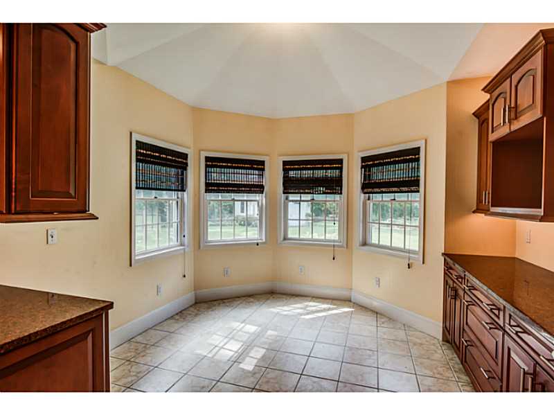 97 Wilbur Road Lincoln, RI 02865 - Photo 7 of 11 Dining Area.