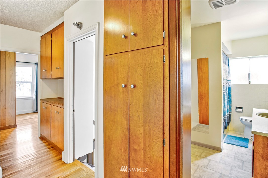 16919 112th Place Northeast Bothell, WA 98011 - Photo 13 of 40 a view of a bathroom with a tub and shower