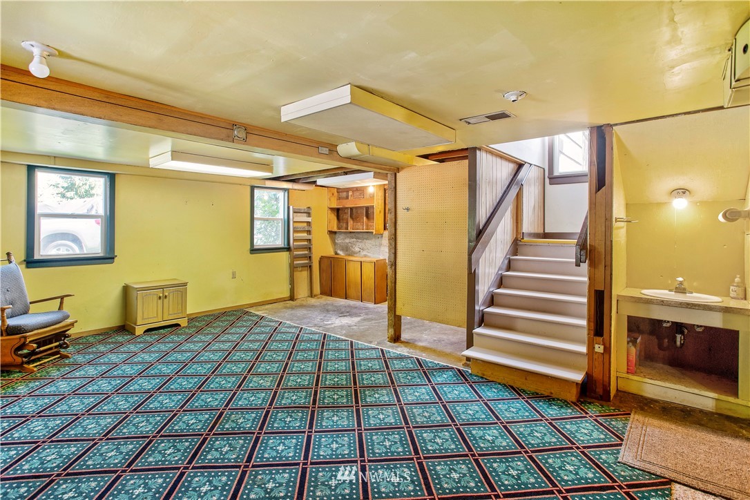 16919 112th Place Northeast Bothell, WA 98011 - Photo 19 of 40 a view of a interior of the room