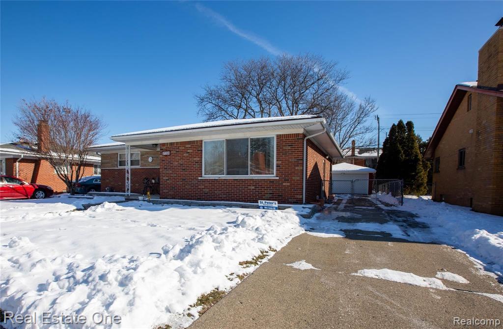 27326 Jean Road Warren, MI 48093 - Photo 2 of 21