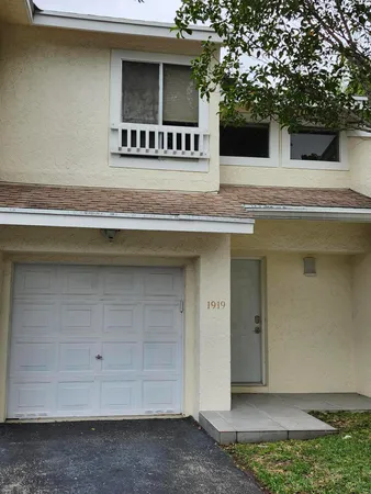 $2,950 | 1919 Discovery Circle East, Deerfield Beach, FL 33442