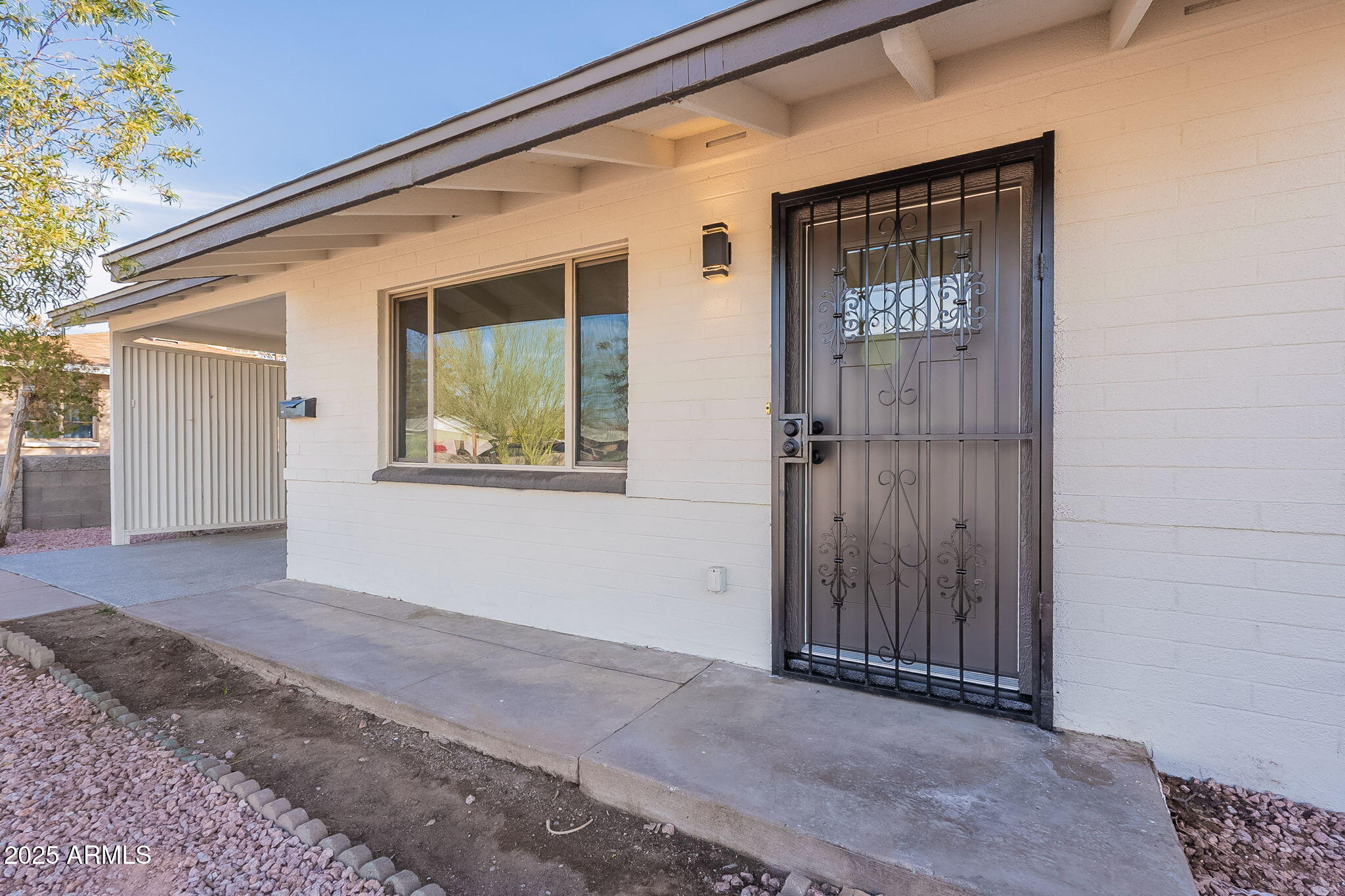 3321 East Almeria Road Phoenix, AZ 85008 - Photo 14 of 40 9-web-or-mls-Almeria-9