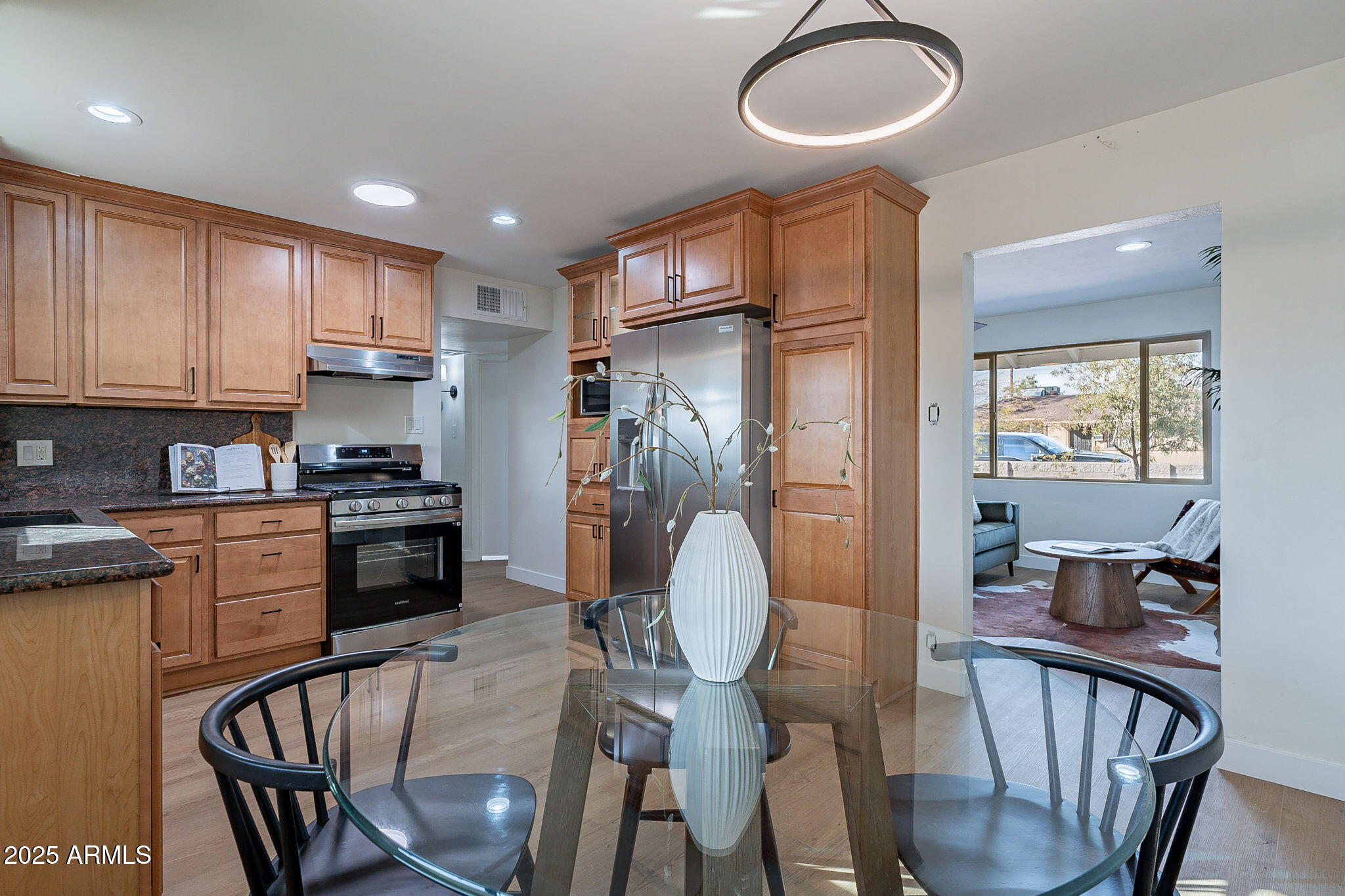 3321 East Almeria Road Phoenix, AZ 85008 - Photo 2 of 40 17-web-or-mls-Almeria-17