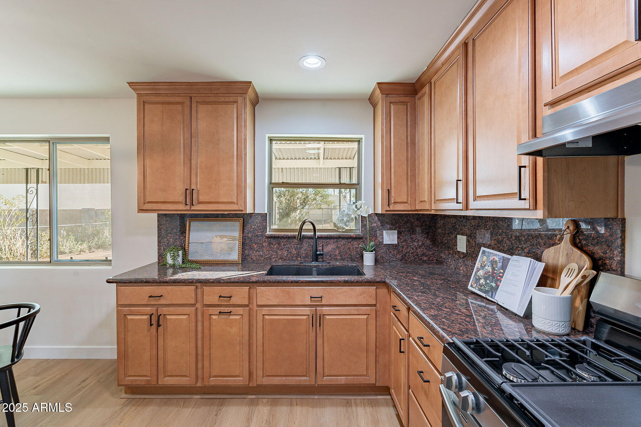 3321 East Almeria Road Phoenix, AZ 85008 - Photo 25 of 40 23-web-or-mls-Almeria-23