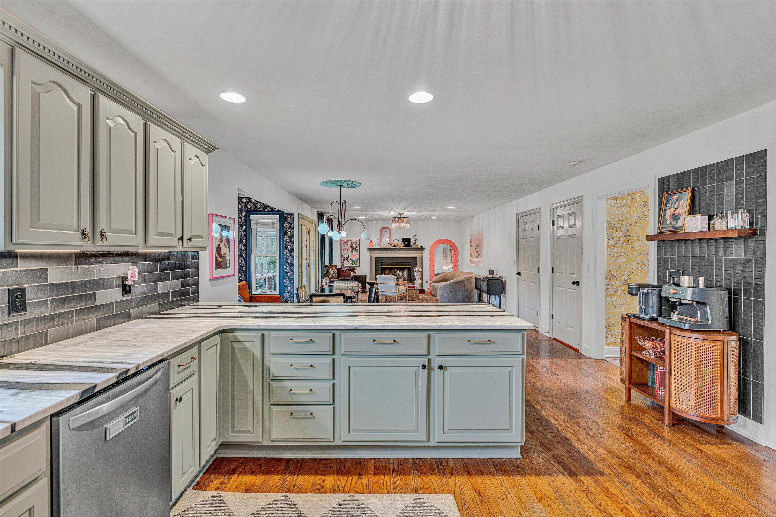 200 Diamond Road Salem, VA 24153 - Photo 9 of 46 09-VM-09525