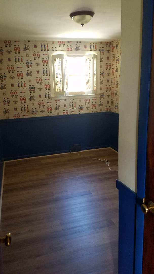 426 South Adeline Avenue Addison, IL 60101 - Photo 7 of 13 a view of lot of microwave and window