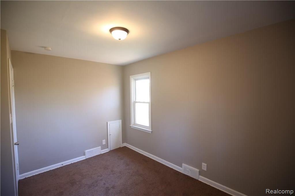 32134 Warren Road Westland, MI 48185 - Photo 14 of 20