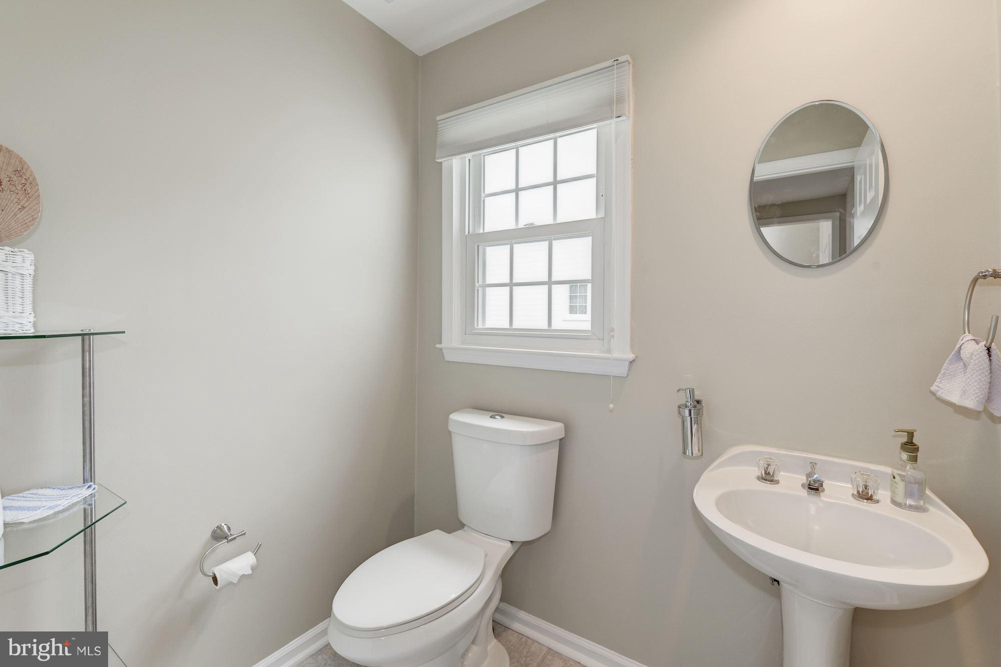 13561 Coachlamp Lane Silver Spring, MD 20906 - Photo 11 of 30 Powder Room