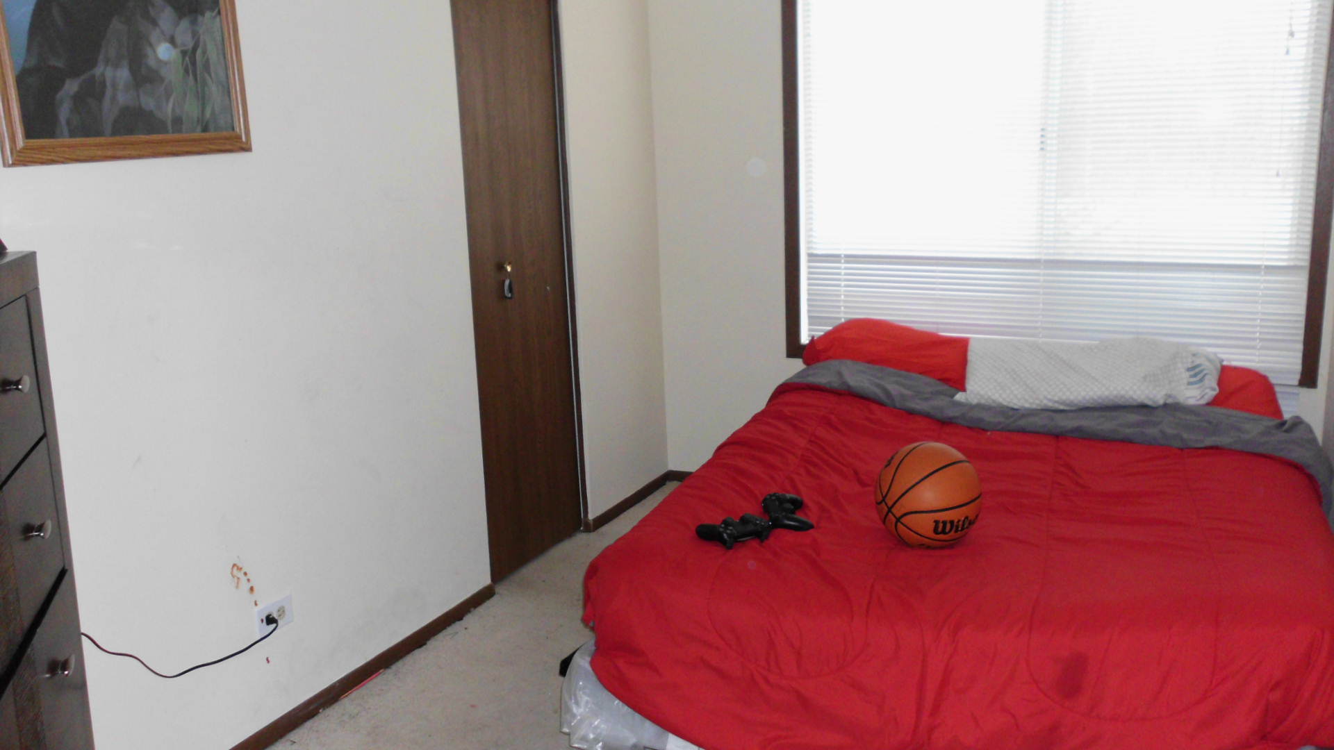 29 Churn Road Matteson, IL 60443 - Photo 8 of 11 a bedroom with a bed and a window