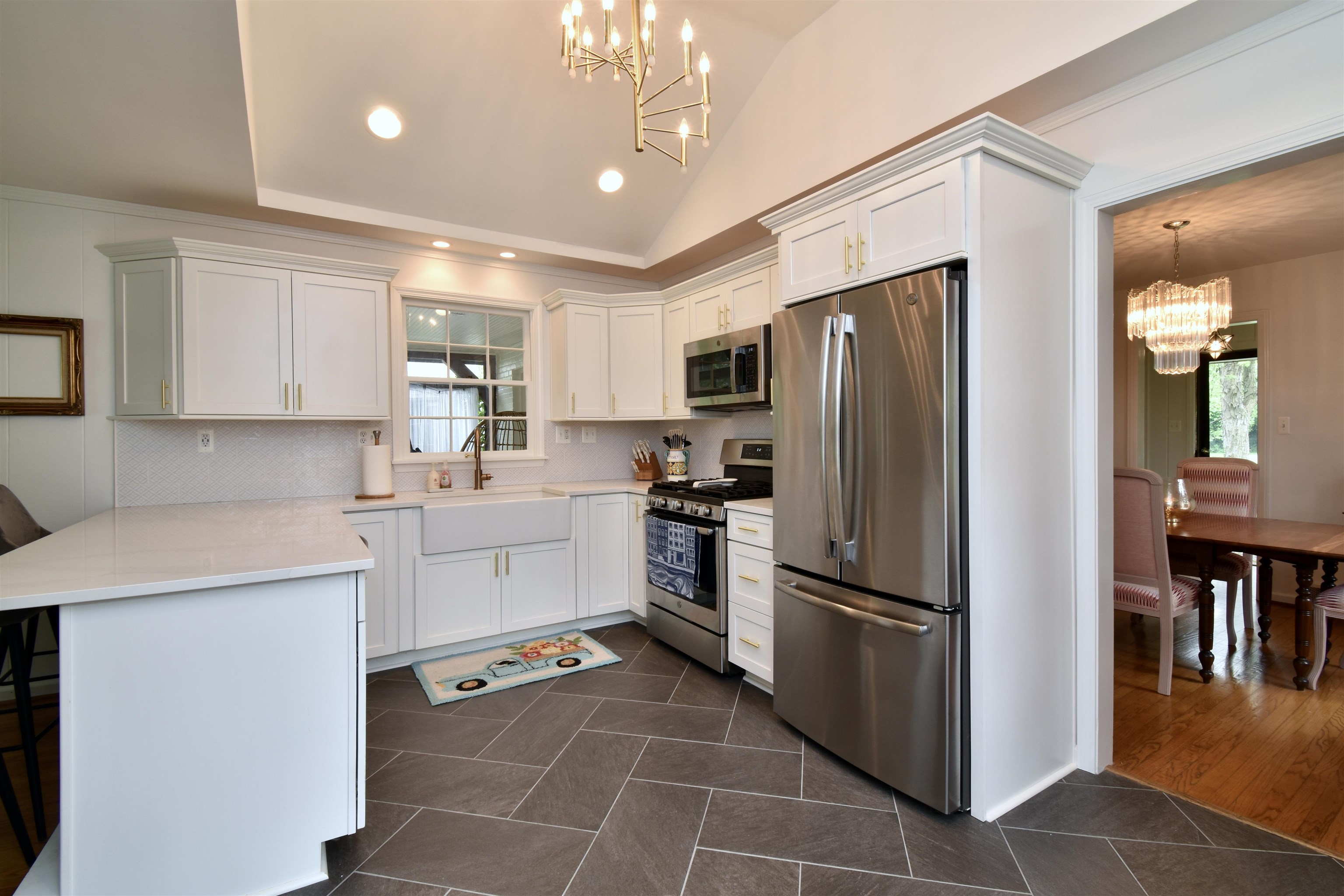 330 Kerby Road Grosse Pointe, MI 48236 - Photo 14 of 34 50112336-13.JPG