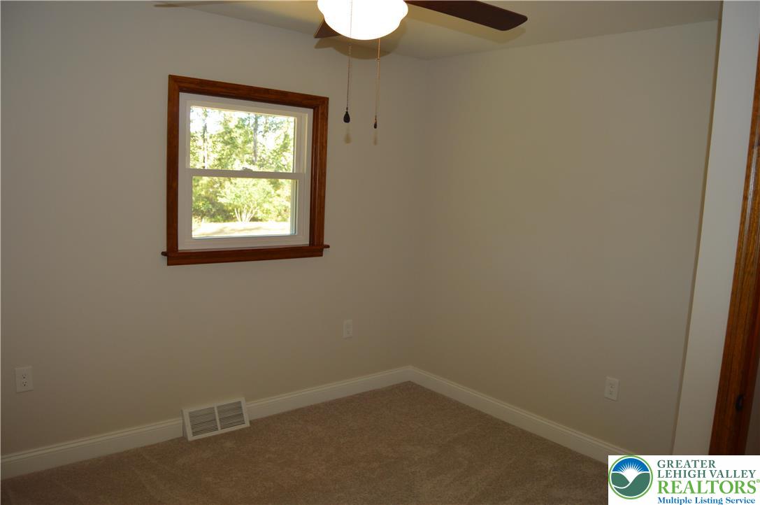 930 Morvale Road Easton, PA 18042 - Photo 22 of 36 an empty room with a window