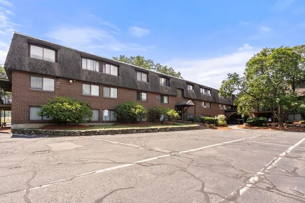 $268,900 | 688 Boston Post Road East, Unit 304, Marlborough, MA 01752