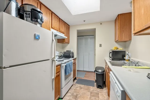 $269,000 | 688 Boston Post Road East, Unit 304, Marlborough, MA 01752