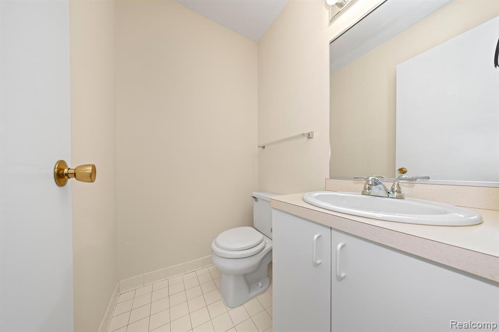 39449 Country Lane Novi, MI 48375 - Photo 10 of 29