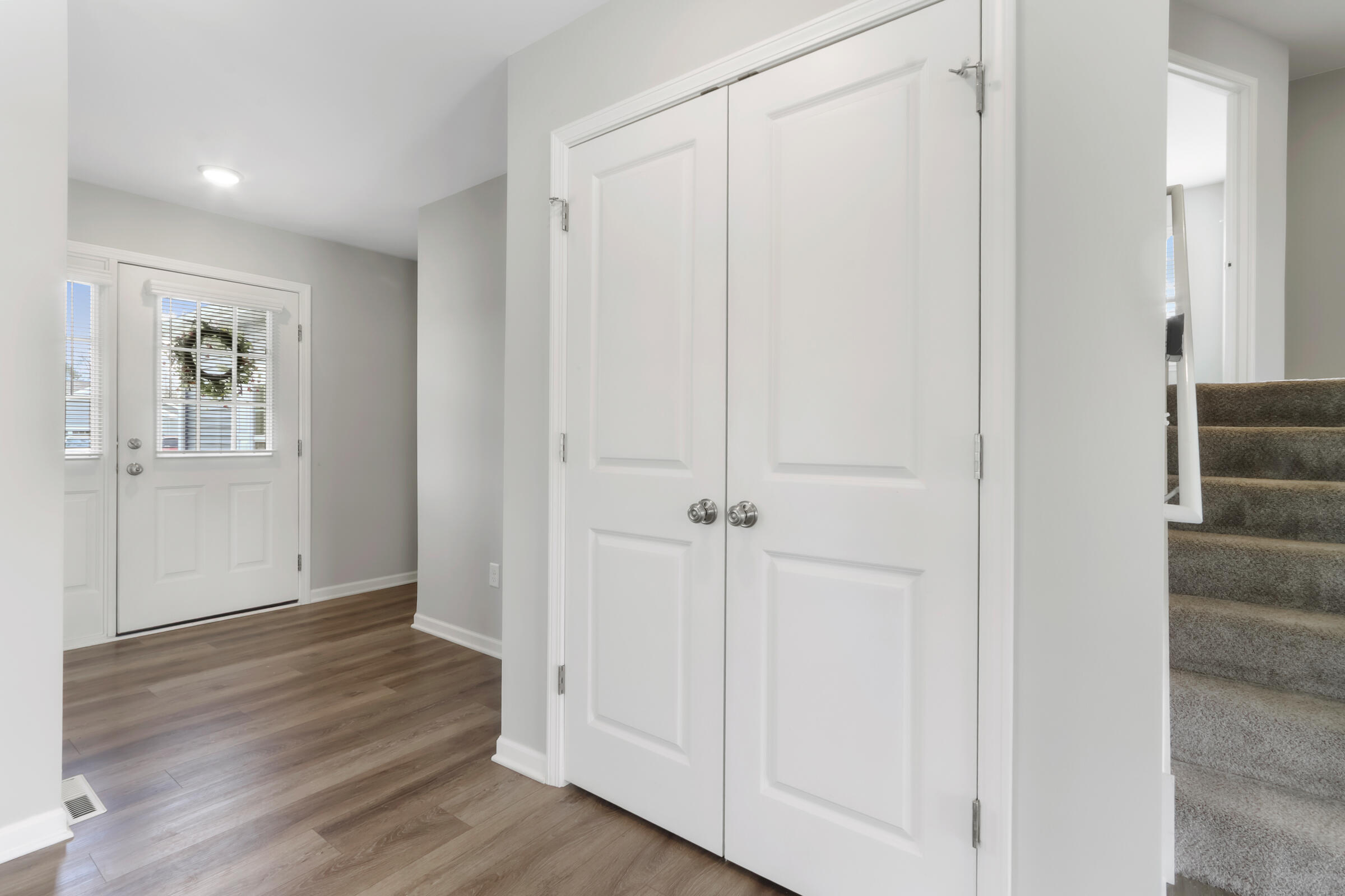 123 Spring Drive Walworth, WI 53184 - Photo 7 of 34 foyer