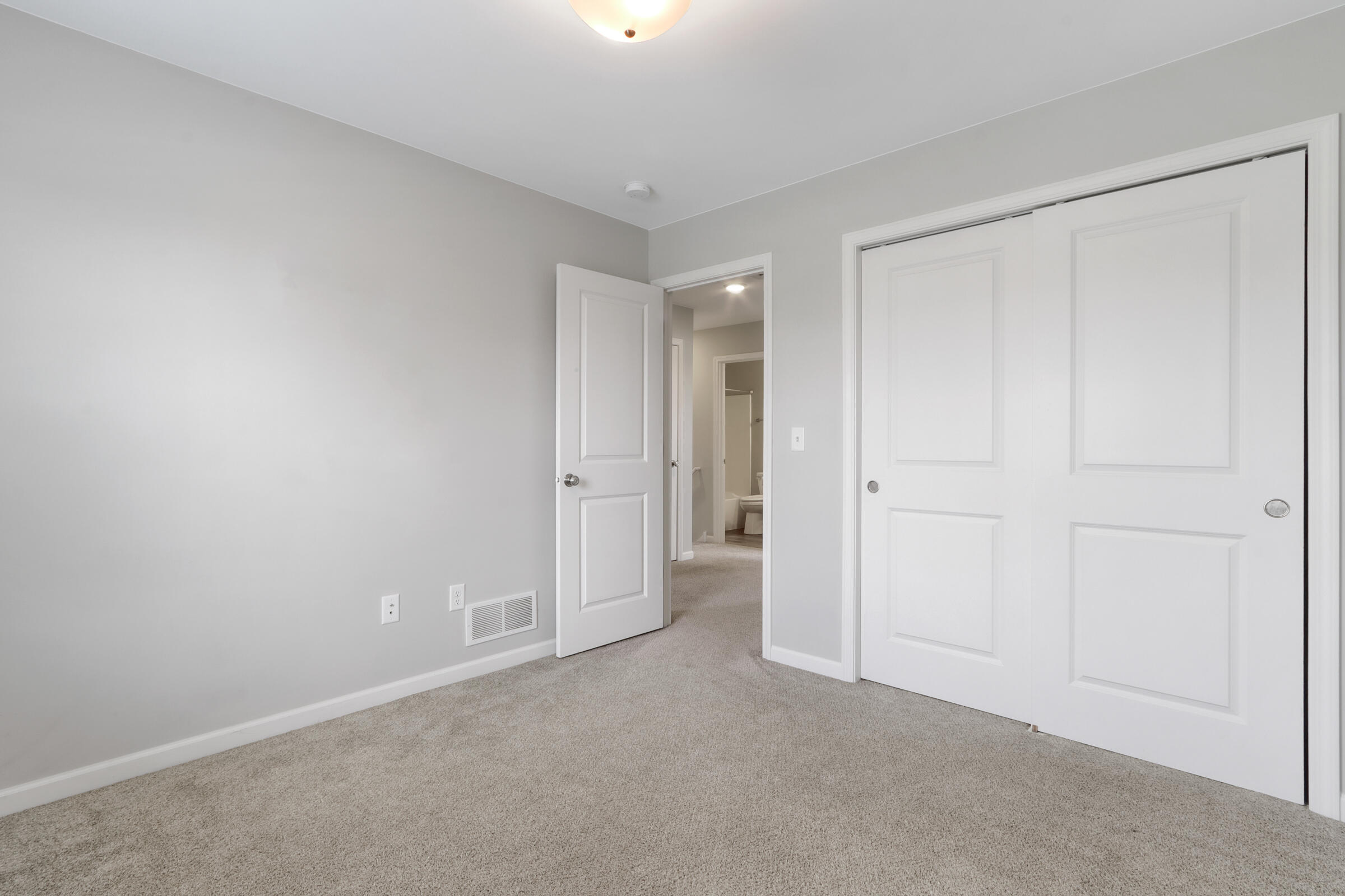 123 Spring Drive Walworth, WI 53184 - Photo 19 of 34 bed3