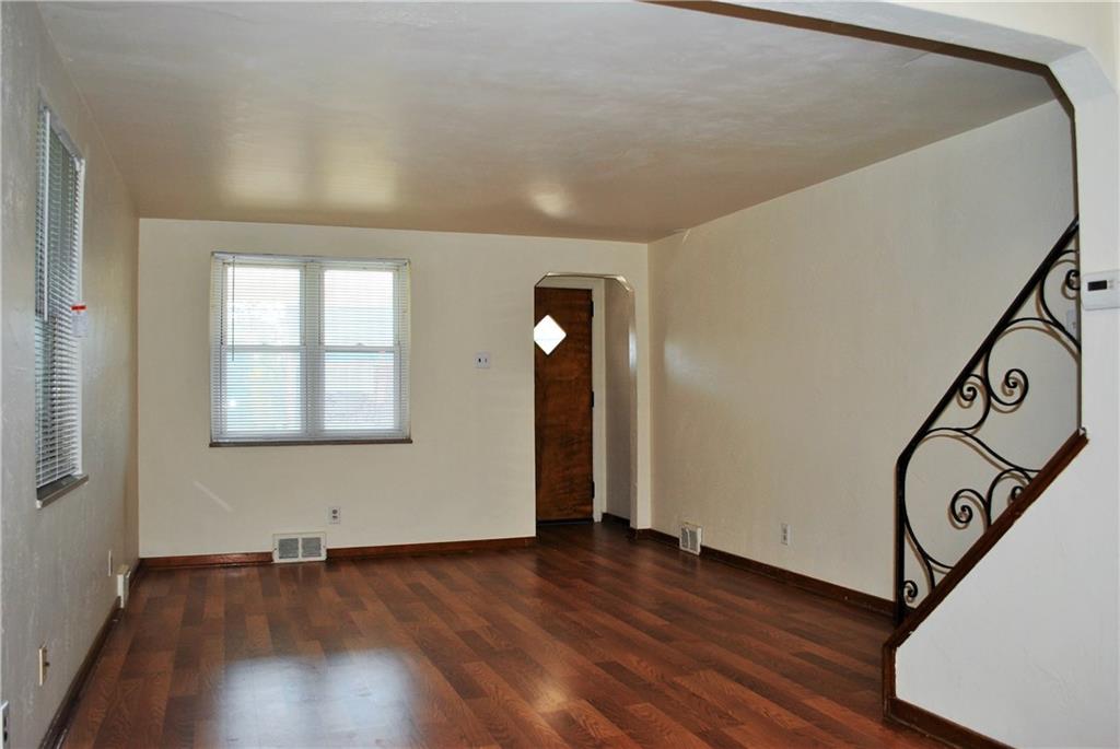 3017 Willett Road Pittsburgh, PA 15227 - Photo 3 of 15 Gallery Image 3