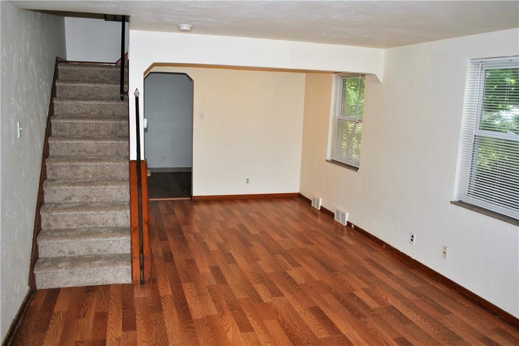 3017 Willett Road Pittsburgh, PA 15227 - Photo 4 of 15 Gallery Image 4
