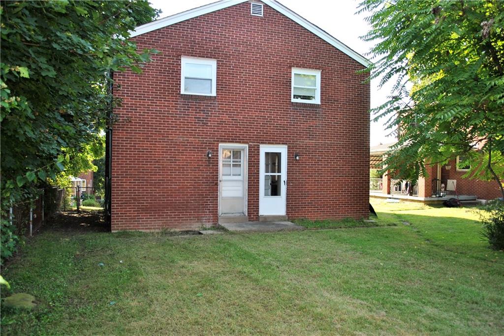3017 Willett Road Pittsburgh, PA 15227 - Photo 5 of 15 Gallery Image 5