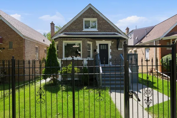 $379,900 | 6604 South Rockwell Street, Chicago, IL 60629