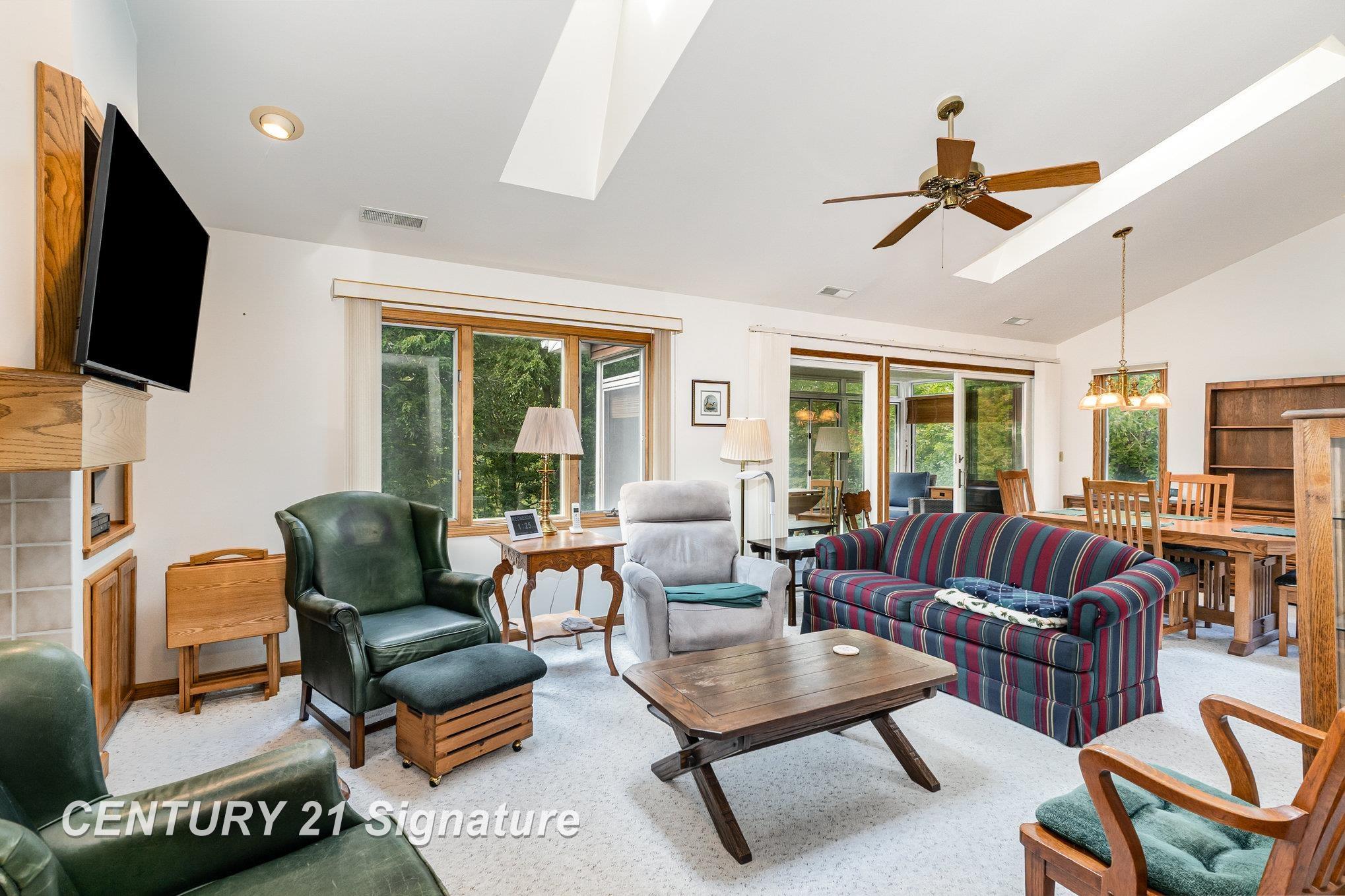 8231 Midland Road Freeland, MI 48623 - Photo 13 of 31 50190135-dc76b32e-69d7-437f-97cd-7e062882f417.JPG