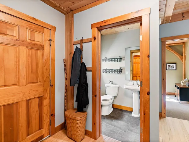 $650,000 | 588 Round Barn Road, Ferrisburgh, VT 05456