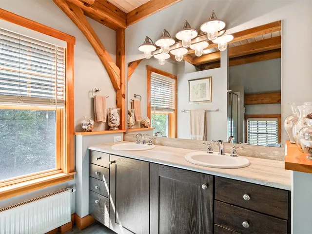 $650,000 | 588 Round Barn Road, Ferrisburgh, VT 05456