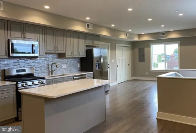 $2,450 | 1701 Trinidad Avenue Northeast, Unit 5, Washington, DC 20002